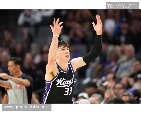 拉拉维亚谈与詹东的对抗经历称同队合作是莫大荣幸 拉拉维亚谈与詹东的对抗经历称同队合作是莫大荣幸