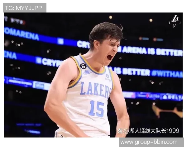 里夫斯谈球队阵容变化频繁称场上组合有时显得奇怪