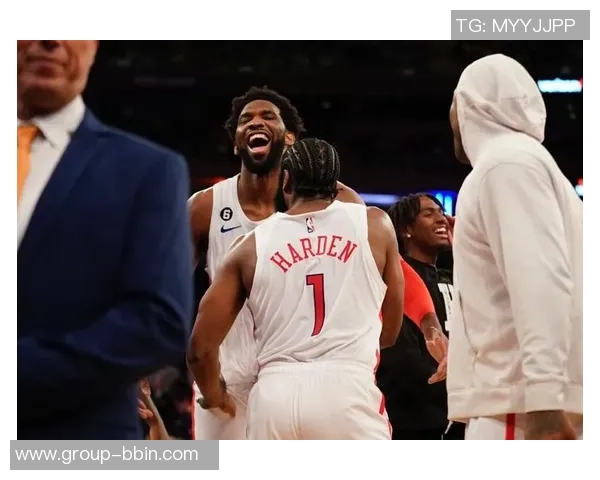 格莱姆斯回应后卫线拥挤问题强调加速比赛节奏提升球队表现